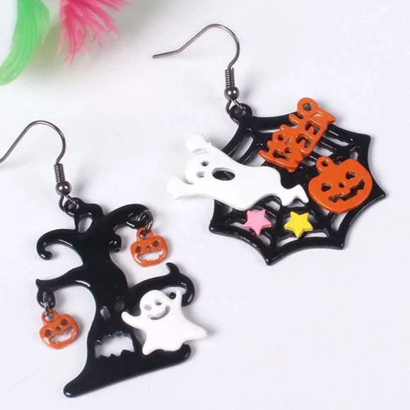 Halloween 🎃 Earrings - Picture 2 of 3